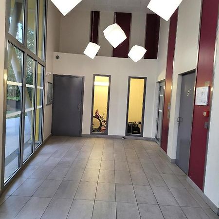 III Appart 2 Pieces, Neuf 200 M De Gare Parking Netflix Evry Courcouronnes Exteriör bild