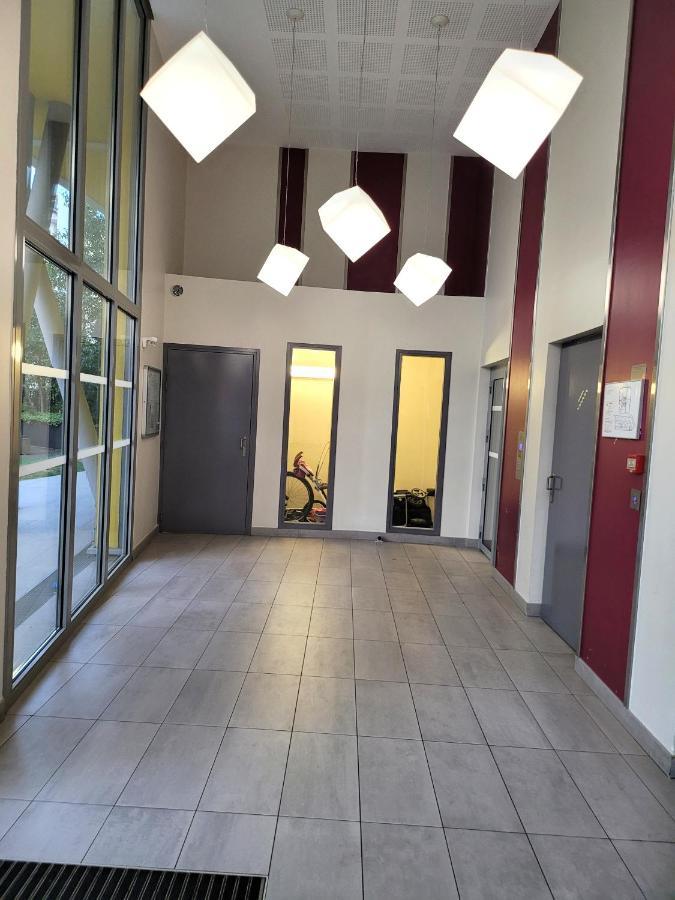 III Appart 2 Pieces, Neuf 200 M De Gare Parking Netflix Evry Courcouronnes Exteriör bild